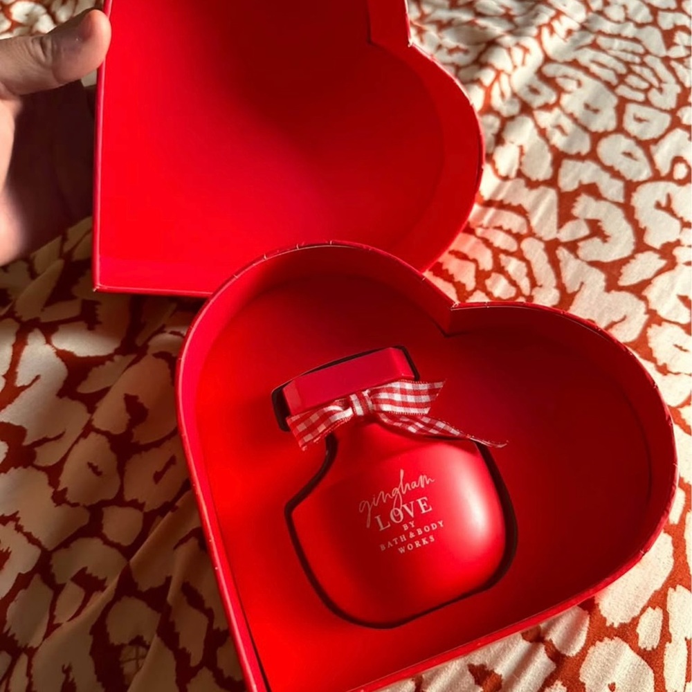 Bath & Body Works Gingham Love in Red Heart Box